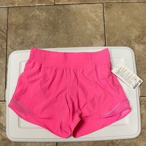 Lululemon Hotty Hot Shorts NWT Size 6, High Rise, 4 Inch